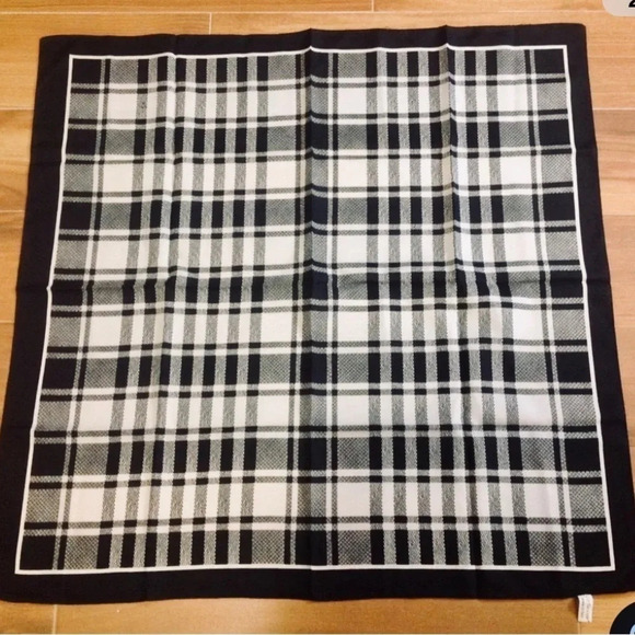 Vintage Liz Sinclair Square Black & White Plaid Checkered Scarf - Picture 5 of 5
